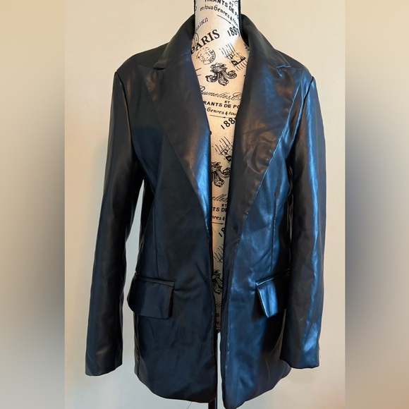 Women's Black vegan Leather Blazer see measurements no size tag - Picture 2 of 9